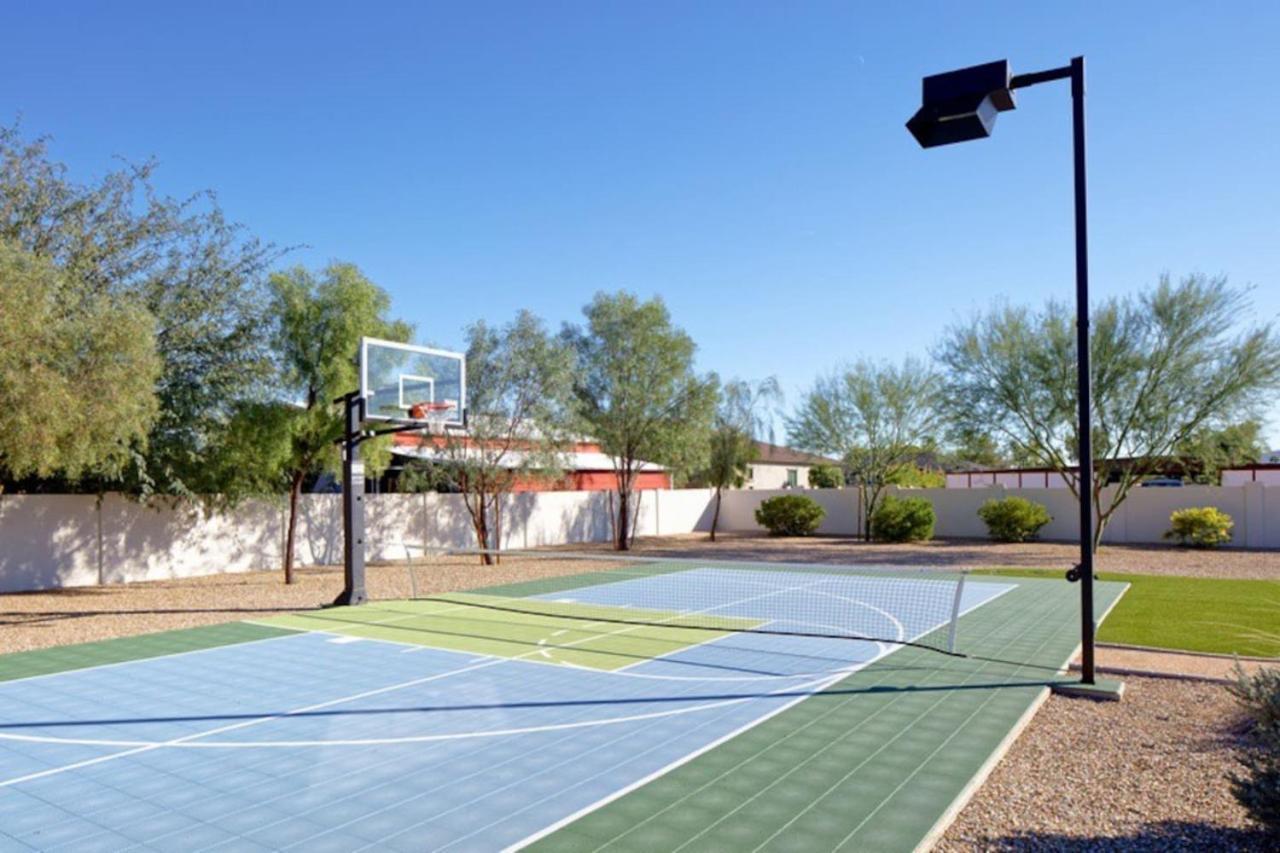 Holiday home Multi-million Dollar Estate, Pickle Ball, Heated Pool *