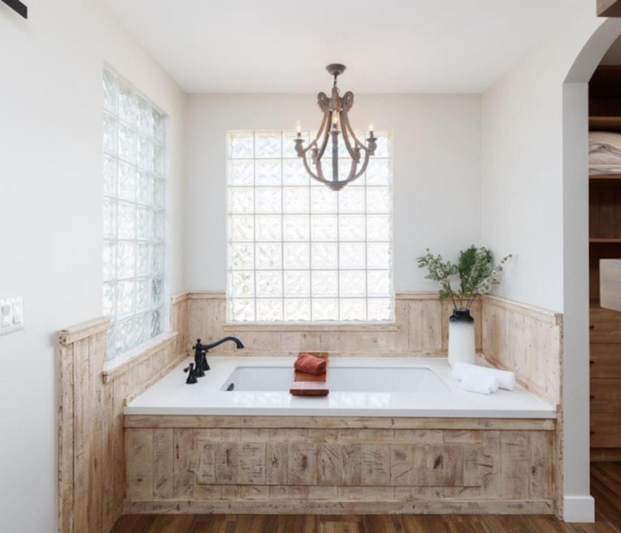 Holiday home Multi-million Dollar Estate, Pickle Ball, Heated Pool Phoenix